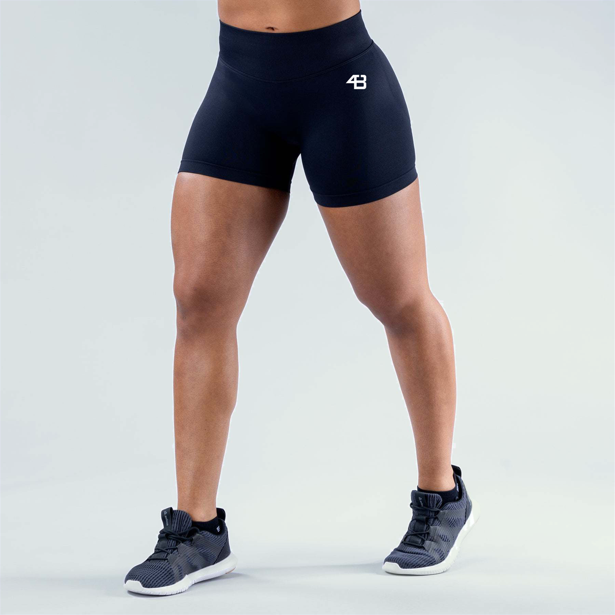 SCRUNCH SHORTS - BLACK